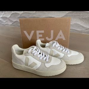 Veja V 10 B-Mesh White Sneakers US 6